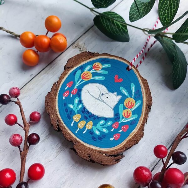 White Fox Wood Slice Decoration - Image 2